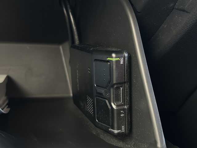 ホンダ ヴェゼル ハイブリッド e:HEV Z 山形県 2023(令5)年 1.2万km クリスタルブラックパール 禁煙車/純正ディスプレイオーディオ（ナビ付）/（フルセグ／Bluetooth／AppleCarPley／AndroidAuto）/ブラインドスポットモニター/寒冷地仕様/バックカメラ/ホンダセンシング/・衝突軽減ブレーキ/・レーンキープアシスト/・レーダークルーズコントロール/・前後コーナーセンサー/・ブラインドスポットモニター/・標識認識機能/・先行車発進機能/電動リアゲート/LEDオートライト/ハーフレザーシート/前席シートヒーター/前後純正ドライブレコーダー/ステアリングヒーター/ステアリングスイッチ/電動パーキングブレーキ/オートブレーキホールド/ETC/純正AW/純正フロアマット/電動格納ウィンカーミラー/スマートキー×2/ドアバイザー