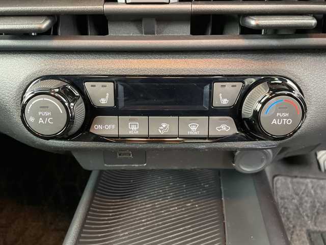 日産 ノート X FOUR 道央・札幌 2022(令4)年 7.1万km スーパーブラック ・4WD/ワンオーナー/・純正ディスプレイオーディオ  USB/BT/・バックカメラ/・純正エンジンスターター/・エマージェンシーブレーキ/・レーンキープアシスト/・電動パーキング/・オートマチックハイビーム/・ステアリングヒーター/・シートヒーター/・ドアバイザー/・スマートキー/・スペアキー/・冬タイヤ純正スチールホイール積込/・電動格納ミラー/・ウィンカーミラー/・LEDオートライト/・プッシュスタート