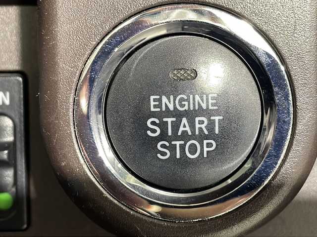 トヨタ ルーミー X S 沖縄県 2016(平28)年 4.9万km プラムブラウンパールクリスタルシャイン 県外仕入れ　/禁煙車　/純正９インチナビ　/　フルセグ　Bluetooth CD DVD/ビルトインＥＴＣ　/ドライブレコーダー　/シートヒーター　/ステアリングリモコン　/バックカメラ　/プッシュスタート　/ヘッドライトレベライザー