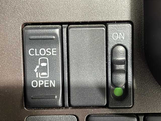 トヨタ ルーミー X S 沖縄県 2016(平28)年 4.9万km プラムブラウンパールクリスタルシャイン 県外仕入れ　/禁煙車　/純正９インチナビ　/　フルセグ　Bluetooth CD DVD/ビルトインＥＴＣ　/ドライブレコーダー　/シートヒーター　/ステアリングリモコン　/バックカメラ　/プッシュスタート　/ヘッドライトレベライザー