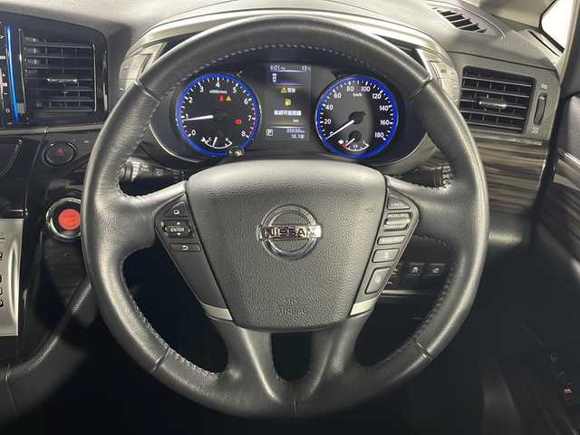 日産 エルグランド 250ハイウェイスターS 広島県 2019(平31)年 3.5万km ファントムブラック 純正8型ナビ/純正フリップダウンモニター/両側パワースライドドア/バックカメラ/オットマン/インテリジェントクルーズコントロール/エマージェンシーブレーキ/車線逸脱抑制/ハイビームアシスト/前後ソナー/踏み間違い衝突防止アシスト/LEDヘッドランプ/純正18インチAW/ETC/ドライブレコーダー