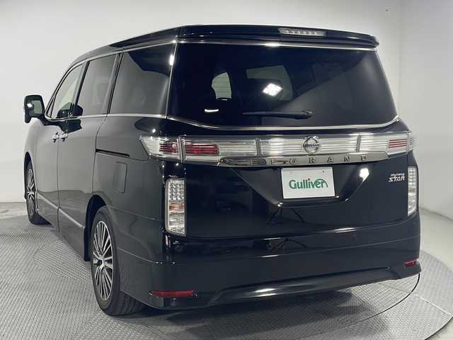 日産 エルグランド 250ハイウェイスターS 広島県 2019(平31)年 3.5万km ファントムブラック 純正8型ナビ/純正フリップダウンモニター/両側パワースライドドア/バックカメラ/オットマン/インテリジェントクルーズコントロール/エマージェンシーブレーキ/車線逸脱抑制/ハイビームアシスト/前後ソナー/踏み間違い衝突防止アシスト/LEDヘッドランプ/純正18インチAW/ETC/ドライブレコーダー