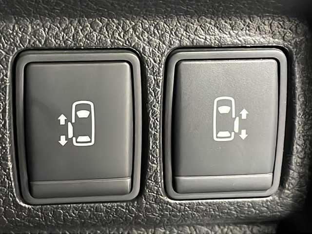 日産 エルグランド 250ハイウェイスターS 広島県 2019(平31)年 3.5万km ファントムブラック 純正8型ナビ/純正フリップダウンモニター/両側パワースライドドア/バックカメラ/オットマン/インテリジェントクルーズコントロール/エマージェンシーブレーキ/車線逸脱抑制/ハイビームアシスト/前後ソナー/踏み間違い衝突防止アシスト/LEDヘッドランプ/純正18インチAW/ETC/ドライブレコーダー