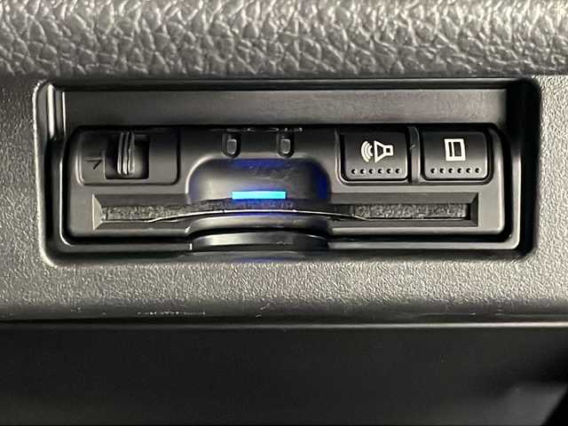 日産 エルグランド 250ハイウェイスターS 広島県 2019(平31)年 3.5万km ファントムブラック 純正8型ナビ/純正フリップダウンモニター/両側パワースライドドア/バックカメラ/オットマン/インテリジェントクルーズコントロール/エマージェンシーブレーキ/車線逸脱抑制/ハイビームアシスト/前後ソナー/踏み間違い衝突防止アシスト/LEDヘッドランプ/純正18インチAW/ETC/ドライブレコーダー