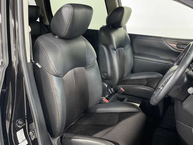 日産 エルグランド 250ハイウェイスターS 広島県 2019(平31)年 3.5万km ファントムブラック 純正8型ナビ/純正フリップダウンモニター/両側パワースライドドア/バックカメラ/オットマン/インテリジェントクルーズコントロール/エマージェンシーブレーキ/車線逸脱抑制/ハイビームアシスト/前後ソナー/踏み間違い衝突防止アシスト/LEDヘッドランプ/純正18インチAW/ETC/ドライブレコーダー