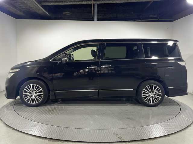 日産 エルグランド 250ハイウェイスターS 広島県 2019(平31)年 3.5万km ファントムブラック 純正8型ナビ/純正フリップダウンモニター/両側パワースライドドア/バックカメラ/オットマン/インテリジェントクルーズコントロール/エマージェンシーブレーキ/車線逸脱抑制/ハイビームアシスト/前後ソナー/踏み間違い衝突防止アシスト/LEDヘッドランプ/純正18インチAW/ETC/ドライブレコーダー