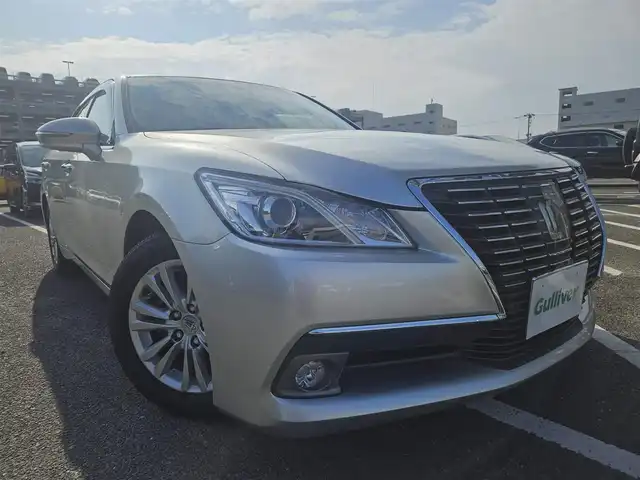 トヨタ クラウン ロイヤル ロイヤルサルーン 香川県 2013(平25)年 5.5万km プレシャスシルバー 純正8型ナビ/フルセグTV/バックカメラ/ビルトインETC/レーダークルーズコントロール/HIDヘッドランプ/オートライト/LEDフロントフォグランプ/オートエアコン/革巻きステアリング/ベージュファブリックシート/前席パワーシート/純正16インチアルミホイール/スマートキー/プッシュエンジンスタート/禁煙車