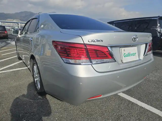 トヨタ クラウン ロイヤル ロイヤルサルーン 香川県 2013(平25)年 5.5万km プレシャスシルバー 純正8型ナビ/フルセグTV/バックカメラ/ビルトインETC/レーダークルーズコントロール/HIDヘッドランプ/オートライト/LEDフロントフォグランプ/オートエアコン/革巻きステアリング/ベージュファブリックシート/前席パワーシート/純正16インチアルミホイール/スマートキー/プッシュエンジンスタート/禁煙車