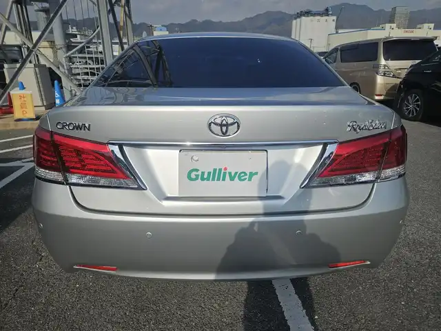 トヨタ クラウン ロイヤル ロイヤルサルーン 香川県 2013(平25)年 5.5万km プレシャスシルバー 純正8型ナビ/フルセグTV/バックカメラ/ビルトインETC/レーダークルーズコントロール/HIDヘッドランプ/オートライト/LEDフロントフォグランプ/オートエアコン/革巻きステアリング/ベージュファブリックシート/前席パワーシート/純正16インチアルミホイール/スマートキー/プッシュエンジンスタート/禁煙車