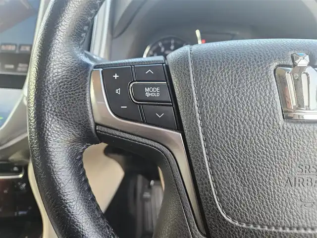 トヨタ クラウン ロイヤル ロイヤルサルーン 香川県 2013(平25)年 5.5万km プレシャスシルバー 純正8型ナビ/フルセグTV/バックカメラ/ビルトインETC/レーダークルーズコントロール/HIDヘッドランプ/オートライト/LEDフロントフォグランプ/オートエアコン/革巻きステアリング/ベージュファブリックシート/前席パワーシート/純正16インチアルミホイール/スマートキー/プッシュエンジンスタート/禁煙車