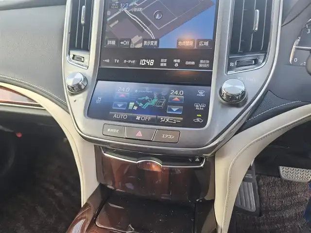 トヨタ クラウン ロイヤル ロイヤルサルーン 香川県 2013(平25)年 5.5万km プレシャスシルバー 純正8型ナビ/フルセグTV/バックカメラ/ビルトインETC/レーダークルーズコントロール/HIDヘッドランプ/オートライト/LEDフロントフォグランプ/オートエアコン/革巻きステアリング/ベージュファブリックシート/前席パワーシート/純正16インチアルミホイール/スマートキー/プッシュエンジンスタート/禁煙車