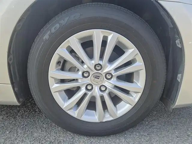 トヨタ クラウン ロイヤル ロイヤルサルーン 香川県 2013(平25)年 5.5万km プレシャスシルバー 純正8型ナビ/フルセグTV/バックカメラ/ビルトインETC/レーダークルーズコントロール/HIDヘッドランプ/オートライト/LEDフロントフォグランプ/オートエアコン/革巻きステアリング/ベージュファブリックシート/前席パワーシート/純正16インチアルミホイール/スマートキー/プッシュエンジンスタート/禁煙車