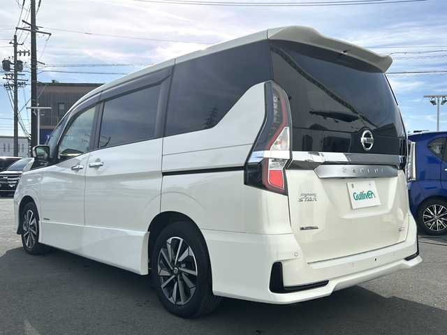 日産 セレナ ハイウェイスター V 鳥取県 2021(令3)年 6万km ブリリアントホワイトパール 純正9型ＳＤナビ　/両側パワースライドドア　/全方位カメラ　/衝突被害軽減システム　/ＬＥＤヘッドライト　/コーナーセンサー前後　/レーンキープアシスト　/社外ドライブレコーダー　/プロパイロット　/純正フロアマット　/ドアバイザー