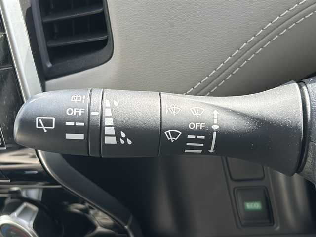 日産 セレナ ハイウェイスター V 鳥取県 2021(令3)年 6万km ブリリアントホワイトパール 純正9型ＳＤナビ　/両側パワースライドドア　/全方位カメラ　/衝突被害軽減システム　/ＬＥＤヘッドライト　/コーナーセンサー前後　/レーンキープアシスト　/社外ドライブレコーダー　/プロパイロット　/純正フロアマット　/ドアバイザー