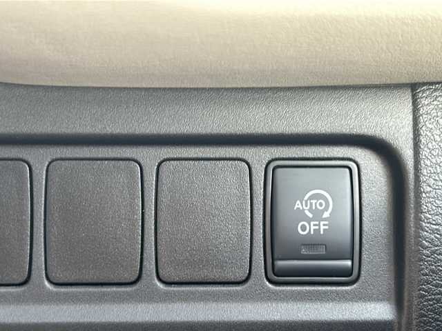 日産 セレナ ハイウェイスター V 鳥取県 2021(令3)年 6万km ブリリアントホワイトパール 純正9型ＳＤナビ　/両側パワースライドドア　/全方位カメラ　/衝突被害軽減システム　/ＬＥＤヘッドライト　/コーナーセンサー前後　/レーンキープアシスト　/社外ドライブレコーダー　/プロパイロット　/純正フロアマット　/ドアバイザー