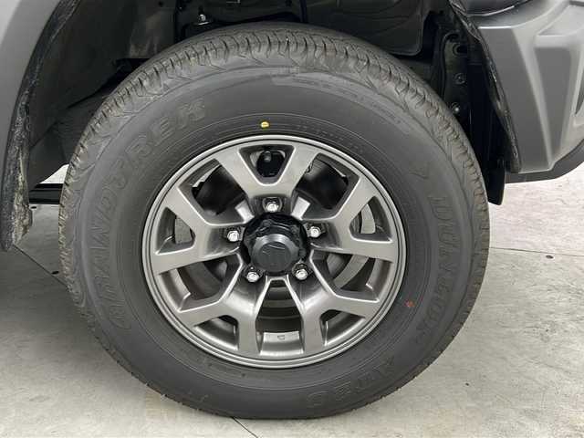 スズキ ジムニー シエラ JC 群馬県 2025(令7)年 0.2万km ジャングルグリーン アルパイン１１型ナビ　バックカメラ　クルーズコントロール　革調シートカバー　革巻きステアリング　３６０°ドラレコ　シートヒーター　ＬＥＤヘッドライト　フォグ　衝突被害軽減ブレーキ　スマートキー　禁煙