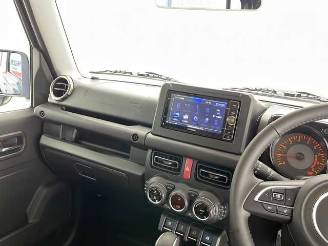 スズキ ジムニー XC 長野県 2025(令7)年 0.1万km未満 ブルーイッシュブラックパール3 4WD/大型グリルガード/LEDフォグ×２個/ルーフラック/リアラダー/1.5インチリフトアップキット（純正車内積載）/ブラウンキルティングレザーシートカバー/スペアタイヤハードカバー/METAL　ROCK１６インチビートリングホイール/TOYO　OPEN　COUNTRY　(185/85R/16)/クリアランスソナー/衝突被害軽減システム/レーンキープアシスト/LEDヘッドライト/シートヒーター（前席）/スマートキー/保証書/取扱説明書