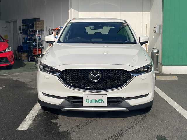 マツダ ＣＸ－５ XD Lパッケージ 京都府 2017(平29)年 8.4万km スノーフレイクホワイトパールマイカ 〇純正マツダコネクトナビ/（Bluetoothオーディオ/DVD再生/フルセグ）　/〇バックカメラ　/〇アドバンストスマートシティブレーキ/〇後退時スマートシティブレーキサポート/〇誤発進抑制制御/〇スマートブレーキサポート/〇レーダークルーズコントロール/〇ブラインドスポットモニタリング/〇車線逸脱警報システム/〇レーンキープアシストシステム/〇リアパーキングセンサー/〇ドライバーアテンションアラート/〇LEDヘッドランプ/オートライト/〇フロントフォグランプ/〇ドライブレコーダー　/〇ETC2.0/〇パワーバックドア/〇革シート/〇シートヒーター（運転席/助手席/後席）/〇パワーシート（運転席/助手席）/〇革巻きステアリングホイール/〇ステアリングヒーター　/〇禁煙車