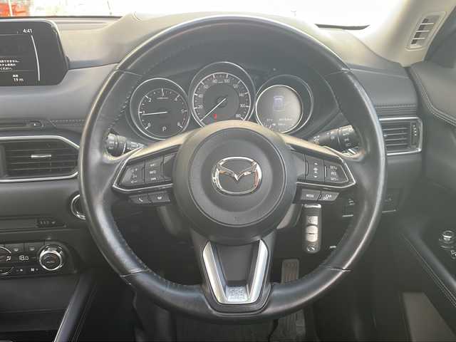マツダ ＣＸ－５ XD Lパッケージ 京都府 2017(平29)年 8.4万km スノーフレイクホワイトパールマイカ 〇純正マツダコネクトナビ/（Bluetoothオーディオ/DVD再生/フルセグ）　/〇バックカメラ　/〇アドバンストスマートシティブレーキ/〇後退時スマートシティブレーキサポート/〇誤発進抑制制御/〇スマートブレーキサポート/〇レーダークルーズコントロール/〇ブラインドスポットモニタリング/〇車線逸脱警報システム/〇レーンキープアシストシステム/〇リアパーキングセンサー/〇ドライバーアテンションアラート/〇LEDヘッドランプ/オートライト/〇フロントフォグランプ/〇ドライブレコーダー　/〇ETC2.0/〇パワーバックドア/〇革シート/〇シートヒーター（運転席/助手席/後席）/〇パワーシート（運転席/助手席）/〇革巻きステアリングホイール/〇ステアリングヒーター　/〇禁煙車