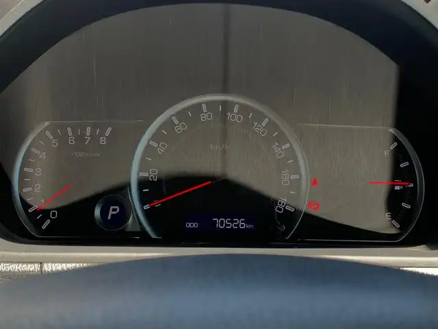 トヨタ ヴォクシー ZS 大阪府 2014(平26)年 7.1万km ホワイトパールクリスタルシャイン 純正１０インチナビ/   フルセグTV/CD/DVD/Bluetooth/バックモニター/後席モニター/片側パワースライドドア/アイドリングストップ/ステアリングスイッチ/純正フロアマット/プッシュスタート/スマートキー/ＥＴＣ　