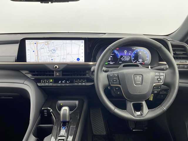 トヨタ クラウン スポーツ Z 新潟県 2023(令5)年 1.2万km プレシャスホワイトパール 4WD/トヨタセーフティーセンス/純正ナビ/　　フルセグ/BT/Miracast/FM/AM/アラウンドビューモニター/パワーバックドア/レーダークルーズコントロール/LEDオートライト/オートマチックハイビーム/レザーシート/パワーシート/シートメモリー/シートヒーター/エアシート/純正インチアルミホイール/デジタルインナーミラー/ブラインドスポットモニター/ガラスルーフ/ステアリングスイッチ/TypeCポート/置くだけ充電/スマートキー/ビルトインETC2.0