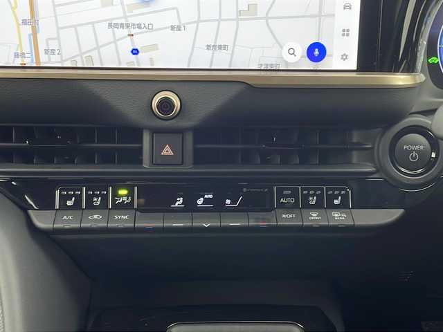 トヨタ クラウン スポーツ Z 新潟県 2023(令5)年 1.2万km プレシャスホワイトパール 4WD/トヨタセーフティーセンス/純正ナビ/　　フルセグ/BT/Miracast/FM/AM/アラウンドビューモニター/パワーバックドア/レーダークルーズコントロール/LEDオートライト/オートマチックハイビーム/レザーシート/パワーシート/シートメモリー/シートヒーター/エアシート/純正インチアルミホイール/デジタルインナーミラー/ブラインドスポットモニター/ガラスルーフ/ステアリングスイッチ/TypeCポート/置くだけ充電/スマートキー/ビルトインETC2.0