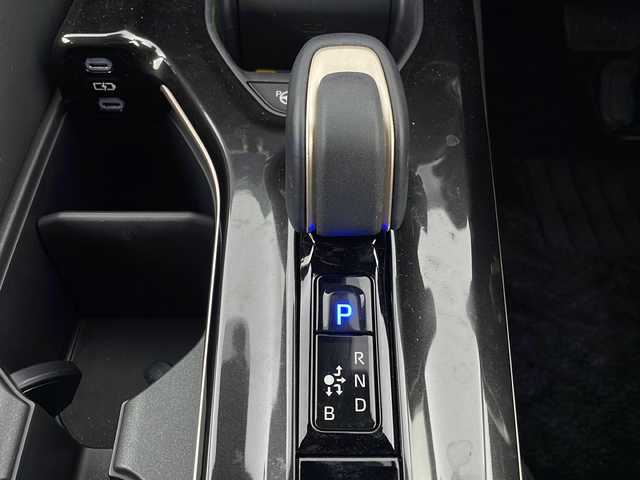 トヨタ クラウン スポーツ Z 新潟県 2023(令5)年 1.2万km プレシャスホワイトパール 4WD/トヨタセーフティーセンス/純正ナビ/　　フルセグ/BT/Miracast/FM/AM/アラウンドビューモニター/パワーバックドア/レーダークルーズコントロール/LEDオートライト/オートマチックハイビーム/レザーシート/パワーシート/シートメモリー/シートヒーター/エアシート/純正インチアルミホイール/デジタルインナーミラー/ブラインドスポットモニター/ガラスルーフ/ステアリングスイッチ/TypeCポート/置くだけ充電/スマートキー/ビルトインETC2.0