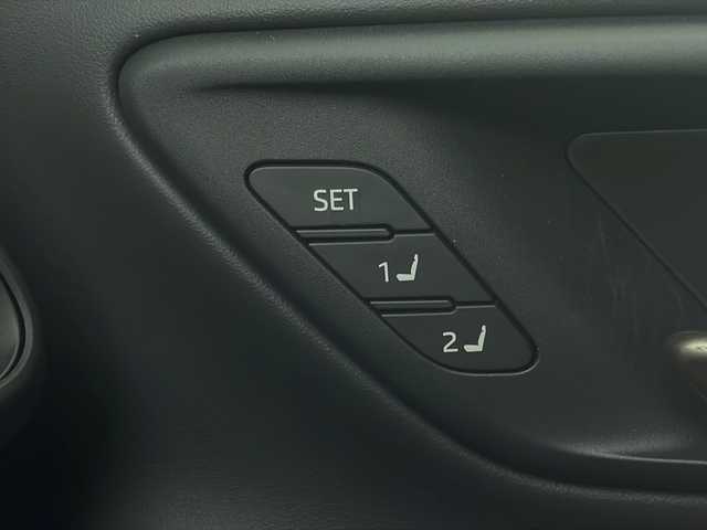 トヨタ クラウン スポーツ Z 新潟県 2023(令5)年 1.2万km プレシャスホワイトパール 4WD/トヨタセーフティーセンス/純正ナビ/　　フルセグ/BT/Miracast/FM/AM/アラウンドビューモニター/パワーバックドア/レーダークルーズコントロール/LEDオートライト/オートマチックハイビーム/レザーシート/パワーシート/シートメモリー/シートヒーター/エアシート/純正インチアルミホイール/デジタルインナーミラー/ブラインドスポットモニター/ガラスルーフ/ステアリングスイッチ/TypeCポート/置くだけ充電/スマートキー/ビルトインETC2.0