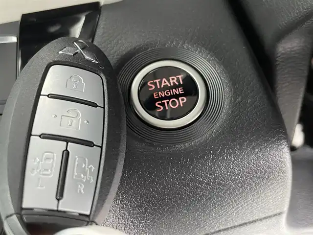 三菱 デリカミニ T プレミアム 福井県 2024(令6)年 0.5万km ベージュ 4WD/MI-PILOT/社外ナビ/アラウンドビューモニター/デジタルインナーミラー/衝突軽減ブレーキ/ステアリングヒーター/シートヒーター /両側パワースライドドア/コーナーセンサー/ETC/LEDヘッドライト/フォグランプ/電子パーキング/オートホールド/レーダークルーズコントロール/パドルシフト/オートライト/ハーフレザーシート