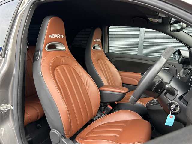 アバルト ５９５ コンペティツィオーネ スティーレ 茨城県 2020(令2)年 1.6万km ガンＭ 限定２５５台　/後期型　/茶革シート　/純正ディスプレイ　/ＣａｒＰｌａｙ　/ＢＴ　/ＵＳＢ　/バックカメラ　/バックソナー　/ＨＩＤヘッドライト　/デイライトＬＥＤ　/純正１７インチアルミホイール　/禁煙車