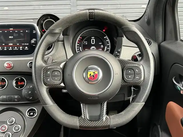 アバルト ５９５ コンペティツィオーネ スティーレ 茨城県 2020(令2)年 1.6万km ガンＭ 限定２５５台　/後期型　/茶革シート　/純正ディスプレイ　/ＣａｒＰｌａｙ　/ＢＴ　/ＵＳＢ　/バックカメラ　/バックソナー　/ＨＩＤヘッドライト　/デイライトＬＥＤ　/純正１７インチアルミホイール　/禁煙車