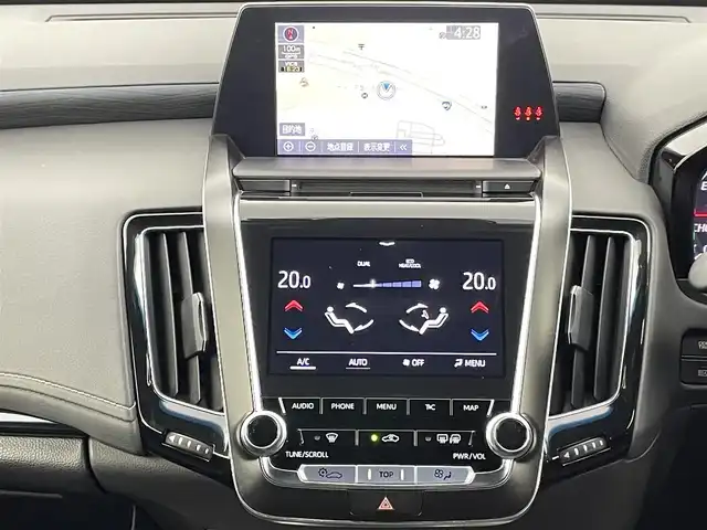 トヨタ クラウン ハイブリッド RS 千葉県 2018(平30)年 6.9万km プレシャスシルバー 禁煙車　/セーフティセンス　/純正メーカーナビ/・DVD CD再生機能/・Bluetooth接続/・フルセグTV/レーダークルーズコントロール　/レーンキープアシスト　/コーナーセンサー　/パーキングサポートブレーキ　/バックカメラ　/ロードサインアシスト/パワーシート/シートヒーター/ハンドルヒーター/LEDヘッドライト/ETC/シーケンシャルウィンカー/ステアリングリモコン