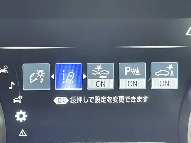 トヨタ クラウン ハイブリッド RS 千葉県 2018(平30)年 6.9万km プレシャスシルバー 禁煙車　/セーフティセンス　/純正メーカーナビ/・DVD CD再生機能/・Bluetooth接続/・フルセグTV/レーダークルーズコントロール　/レーンキープアシスト　/コーナーセンサー　/パーキングサポートブレーキ　/バックカメラ　/ロードサインアシスト/パワーシート/シートヒーター/ハンドルヒーター/LEDヘッドライト/ETC/シーケンシャルウィンカー/ステアリングリモコン