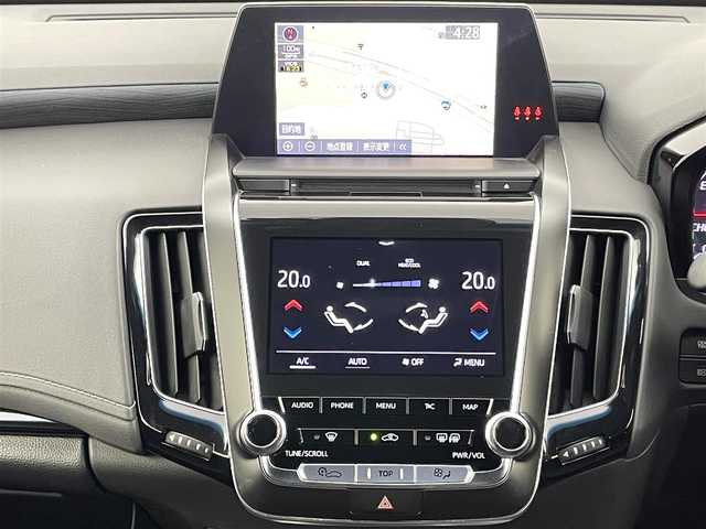 トヨタ クラウン ハイブリッド RS 千葉県 2018(平30)年 6.9万km プレシャスシルバー セーフティセンス　/純正メーカーナビ/・DVD CD再生機能/・Bluetooth接続/・フルセグTV/レーダークルーズコントロール　/レーンキープアシスト　/コーナーセンサー　/パーキングサポートブレーキ　/バックカメラ　/ロードサインアシスト/パワーシート/シートヒーター/ハンドルヒーター/LEDヘッドライト/ETC/シーケンシャルウィンカー/ステアリングリモコン