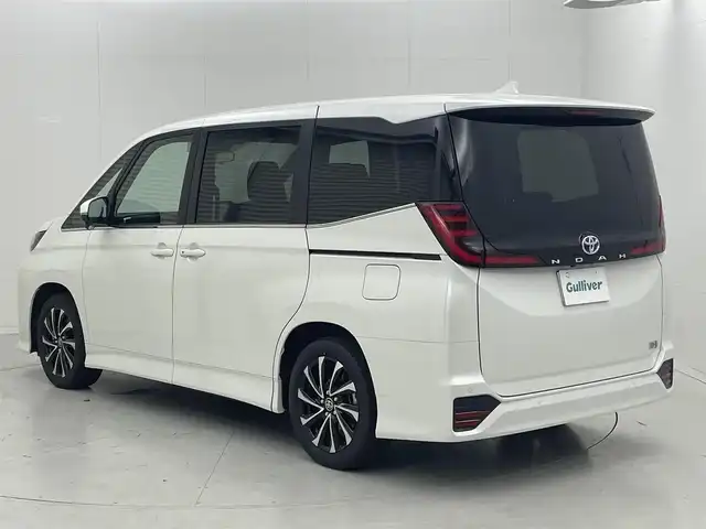 トヨタ ノア ハイブリッド S－Z 茨城県 2025(令7)年 0.1万km未満 ホワイトパールクリスタルシャイン 純正10.5型DA/フルセグ/CD/DVDデッキ/バックカメラ/快適利便パッケージ/衝突被害軽減ブレーキ/車線逸脱抑制装置/レーダークルーズコントロール/オートマチックハイビーム/クリアランスソナー/両側電動スライドドア/ETC2.0/ドラレコ/シートヒーター/ステアリングヒーター/純正17インチAW/3眼LEDヘッドライト/スマートキー