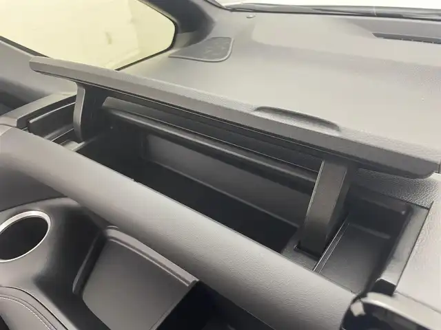 トヨタ ノア ハイブリッド S－Z 茨城県 2025(令7)年 0.1万km未満 ホワイトパールクリスタルシャイン 純正10.5型DA/フルセグ/CD/DVDデッキ/バックカメラ/快適利便パッケージ/衝突被害軽減ブレーキ/車線逸脱抑制装置/レーダークルーズコントロール/オートマチックハイビーム/クリアランスソナー/両側電動スライドドア/ETC2.0/ドラレコ/シートヒーター/ステアリングヒーター/純正17インチAW/3眼LEDヘッドライト/スマートキー