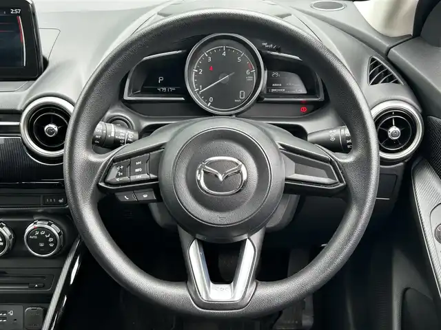 マツダ マツダ２ XD プロアクティブ 香川県 2020(令2)年 4.8万km ソニックシルバーM 登録時走行距離 47916km/純正ナビ/→AM/FM/フルセグTV/Bluetooth/ビルトインETC/ヘッドアップディスプレイ/ブラインドスポットモニター/MTモード付AT/前席シートヒーター/LEDオートライト/オートハイビーム/純正15インチAW/プッシュスタート/スマートキー/スペアキー/衝突被害軽減ブレーキ/レーンディパーチャーアラート/横滑り防止装置/クリアランスソナー