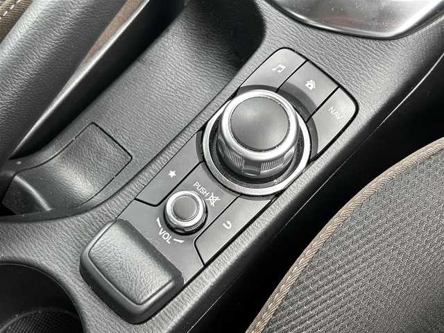 マツダ マツダ２ XD プロアクティブ 香川県 2020(令2)年 4.8万km ソニックシルバーM 登録時走行距離 47916km/純正ナビ/→AM/FM/フルセグTV/Bluetooth/ビルトインETC/ヘッドアップディスプレイ/ブラインドスポットモニター/MTモード付AT/前席シートヒーター/LEDオートライト/オートハイビーム/純正15インチAW/プッシュスタート/スマートキー/スペアキー/衝突被害軽減ブレーキ/レーンディパーチャーアラート/横滑り防止装置/クリアランスソナー