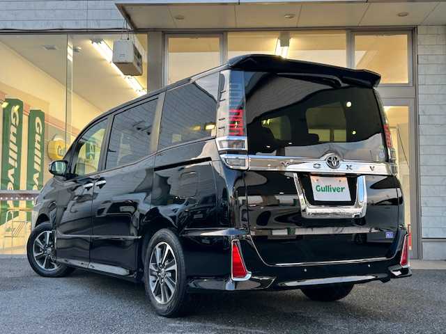 トヨタ ヴォクシー ZS 煌Ⅱ 埼玉県 2020(令2)年 2.9万km ブラック トヨタセーフティーセンス/・プリクラッシュセーフティ/・レーンディパーチャーアラート/・オートマチックハイビーム/・先行車発進告知機能/両側パワースライドドア/パワーバックドア/純正9インチメモリナビ/バックカメラ/フルセグTV/前後コーナーセンサー/前後ドライブレコーダー/ETC/ステアリングスイッチ/LEDヘッドライト/LEDフィグランプ/革調シートカバー/保証書/取扱説明書