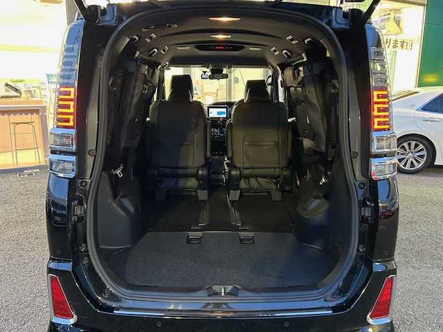トヨタ ヴォクシー ZS 煌Ⅱ 埼玉県 2020(令2)年 2.9万km ブラック トヨタセーフティーセンス/・プリクラッシュセーフティ/・レーンディパーチャーアラート/・オートマチックハイビーム/・先行車発進告知機能/両側パワースライドドア/パワーバックドア/純正9インチメモリナビ/バックカメラ/フルセグTV/前後コーナーセンサー/前後ドライブレコーダー/ETC/ステアリングスイッチ/LEDヘッドライト/LEDフィグランプ/革調シートカバー/保証書/取扱説明書