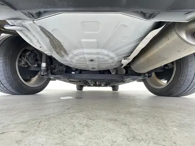 日産 キックス X ツートーンインテリアED 千葉県 2020(令2)年 2.7万km ブリリアントホワイトパール エマージェンシーブレーキ/社外ナビ（CN-RE07WD）/CD/DVD/SD/USB/Bluetooth/フルセグTV/アラウンドビューモニター/プロパイロット/レーダークルーズコントロール/レーンアシスト/横滑り防止機能/LEDオートライト/ETC/ツートン合皮シート/シートヒーター/ハンドルヒーター/電動パーキングブレーキ/オートブレーキホールド/純正17インチアルミホイール/フロアマット/スマートキー