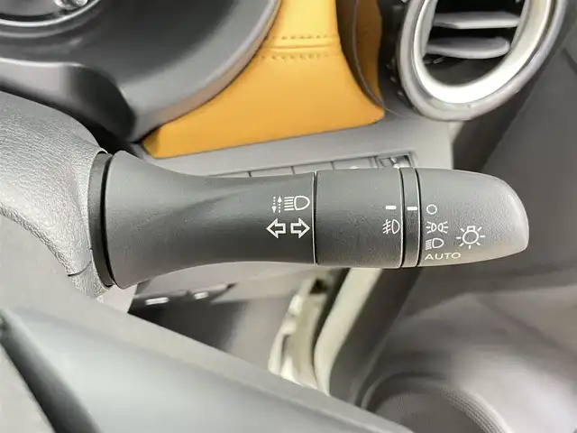 日産 キックス X ツートーンインテリアED 千葉県 2020(令2)年 2.7万km ブリリアントホワイトパール エマージェンシーブレーキ/社外ナビ（CN-RE07WD）/CD/DVD/SD/USB/Bluetooth/フルセグTV/アラウンドビューモニター/プロパイロット/レーダークルーズコントロール/レーンアシスト/横滑り防止機能/LEDオートライト/ETC/ツートン合皮シート/シートヒーター/ハンドルヒーター/電動パーキングブレーキ/オートブレーキホールド/純正17インチアルミホイール/フロアマット/スマートキー
