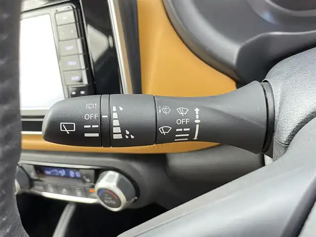 日産 キックス X ツートーンインテリアED 千葉県 2020(令2)年 2.7万km ブリリアントホワイトパール エマージェンシーブレーキ/社外ナビ（CN-RE07WD）/CD/DVD/SD/USB/Bluetooth/フルセグTV/アラウンドビューモニター/プロパイロット/レーダークルーズコントロール/レーンアシスト/横滑り防止機能/LEDオートライト/ETC/ツートン合皮シート/シートヒーター/ハンドルヒーター/電動パーキングブレーキ/オートブレーキホールド/純正17インチアルミホイール/フロアマット/スマートキー