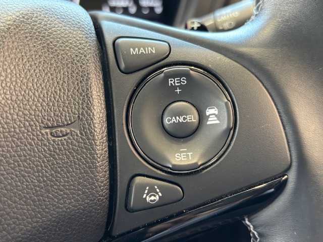 ホンダ ヴェゼル ハイブリッド RS ホンダセンシング 埼玉県 2016(平28)年 6.6万km プレミアムクリスタルレッドM ホンダセンシング/8インチメモリーナビ/ CD/DVD/BT/USB/HDMI/フルセグ/バックカメラ/ハーフレザーシート/シートヒーター/18インチアルミホイール/レーダークルーズコントロール/レーンキープアシスト/ETC/スマートキー/禁煙車