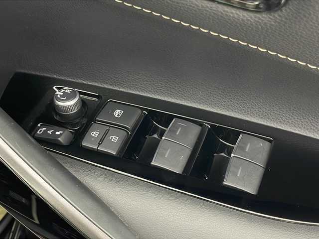 トヨタ カローラツーリング ハイブリッド ダブルバイビー 宮城県 2020(令2)年 2.8万km ホワイトパールクリスタルシャイン 純正ディスプレイオーディオ/(AM/FM/USB/BT/Miracast)/バックカメラ/ETC2.0/TVキャンセラー/モデリスタエアロ/レーダークルーズコントロール/ハーフレザー/シートヒーター/ステアリングヒーター/SOSスイッチ/プッシュスタート/スマートキー/スペアキー/オートライト/オートマチックハイビーム/LEDヘッドライト/フォグランプ/純正フロアマット/純正17インチアルミホイール