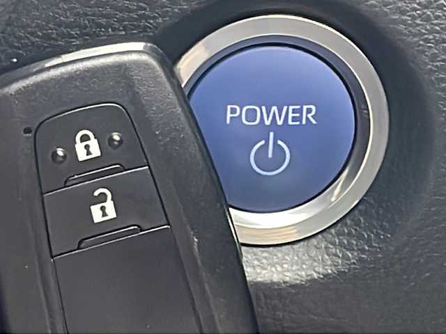 トヨタ カローラツーリング ハイブリッド ダブルバイビー 宮城県 2020(令2)年 2.8万km ホワイトパールクリスタルシャイン 純正ディスプレイオーディオ/(AM/FM/USB/BT/Miracast)/バックカメラ/ETC2.0/TVキャンセラー/モデリスタエアロ/レーダークルーズコントロール/ハーフレザー/シートヒーター/ステアリングヒーター/SOSスイッチ/プッシュスタート/スマートキー/スペアキー/オートライト/オートマチックハイビーム/LEDヘッドライト/フォグランプ/純正フロアマット/純正17インチアルミホイール