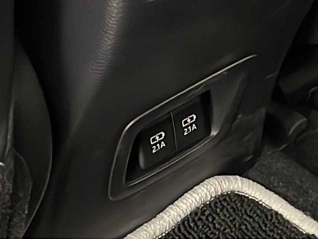 トヨタ カローラツーリング ハイブリッド ダブルバイビー 宮城県 2020(令2)年 2.8万km ホワイトパールクリスタルシャイン 純正ディスプレイオーディオ/(AM/FM/USB/BT/Miracast)/バックカメラ/ETC2.0/TVキャンセラー/モデリスタエアロ/レーダークルーズコントロール/ハーフレザー/シートヒーター/ステアリングヒーター/SOSスイッチ/プッシュスタート/スマートキー/スペアキー/オートライト/オートマチックハイビーム/LEDヘッドライト/フォグランプ/純正フロアマット/純正17インチアルミホイール