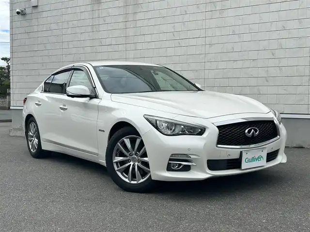 日産 スカイライン ハイブリッド 350GT FOUR 山形県 2016(平28)年 4.2万km ブリリアントホワイトパール 4WD/禁煙車/純正ナビフルセグＴＶ/エマージェンシーブレーキ/ビルトインＥＴＣ/エンジンスターター/レーダークルーズコントロール/ハーフレザーシート/スマートキー2個/プッシュスタート/全周囲カメラ/ドライブレコーダー/LEDヘッドライト/純正アルミホイール/オートライト/オートマチックハイビーム/Bluetooth接続/USB入力端子×2
