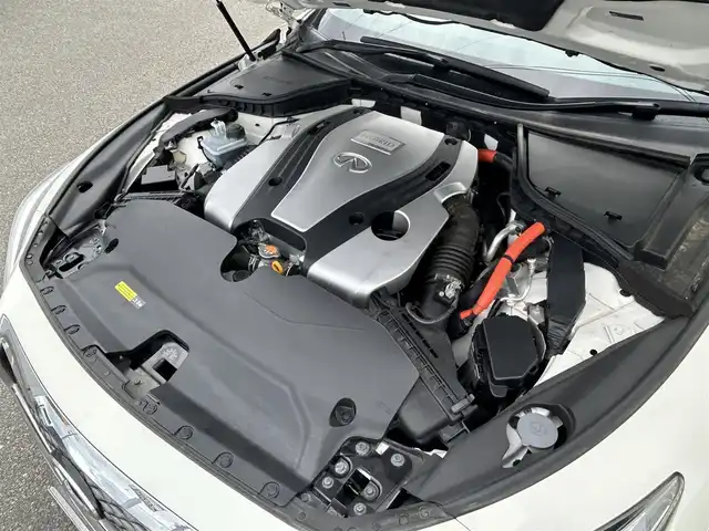 日産 スカイライン ハイブリッド 350GT FOUR 山形県 2016(平28)年 4.2万km ブリリアントホワイトパール 4WD/禁煙車/純正ナビフルセグＴＶ/エマージェンシーブレーキ/ビルトインＥＴＣ/エンジンスターター/レーダークルーズコントロール/ハーフレザーシート/スマートキー2個/プッシュスタート/全周囲カメラ/ドライブレコーダー/LEDヘッドライト/純正アルミホイール/オートライト/オートマチックハイビーム/Bluetooth接続/USB入力端子×2