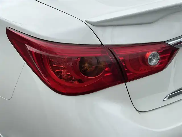 日産 スカイライン ハイブリッド 350GT FOUR 山形県 2016(平28)年 4.2万km ブリリアントホワイトパール 4WD/禁煙車/純正ナビフルセグＴＶ/エマージェンシーブレーキ/ビルトインＥＴＣ/エンジンスターター/レーダークルーズコントロール/ハーフレザーシート/スマートキー2個/プッシュスタート/全周囲カメラ/ドライブレコーダー/LEDヘッドライト/純正アルミホイール/オートライト/オートマチックハイビーム/Bluetooth接続/USB入力端子×2